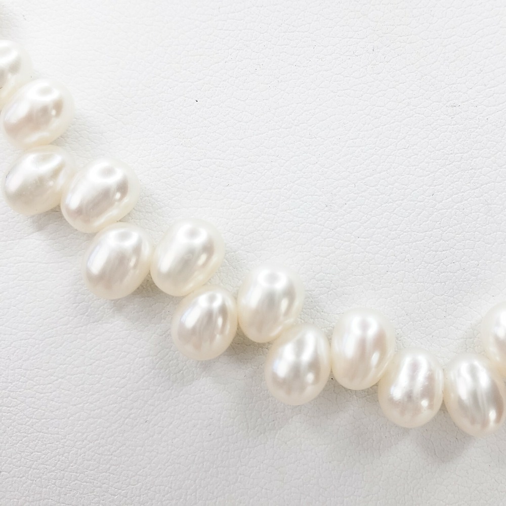 Single Strand Cultured Pearl Necklace 14 KT Yellow Gold Clasp 17.5 Inches Long - Picture 3 of 6